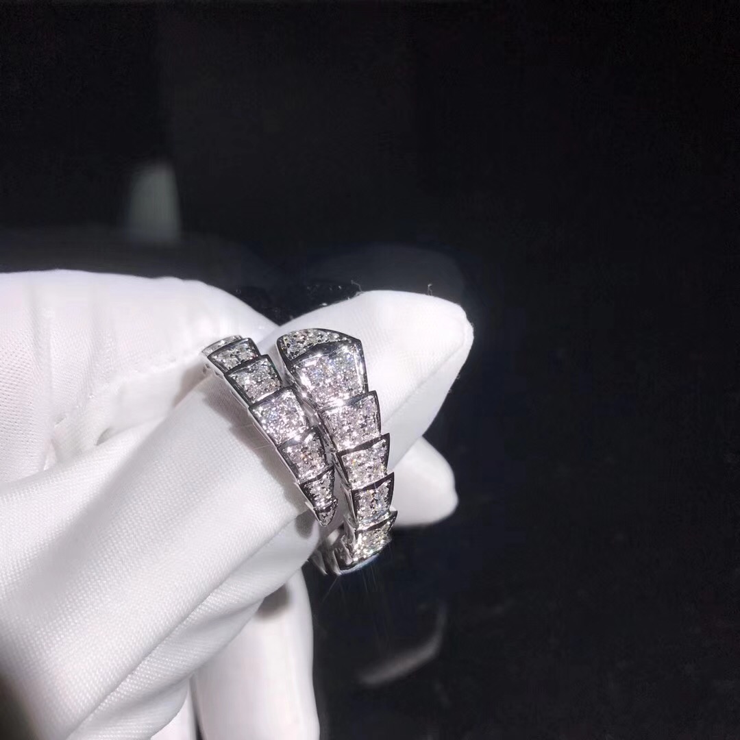 Bvlgari / Oro blanco Bulgari Serpenti anillo de 18 quilates con diamantes