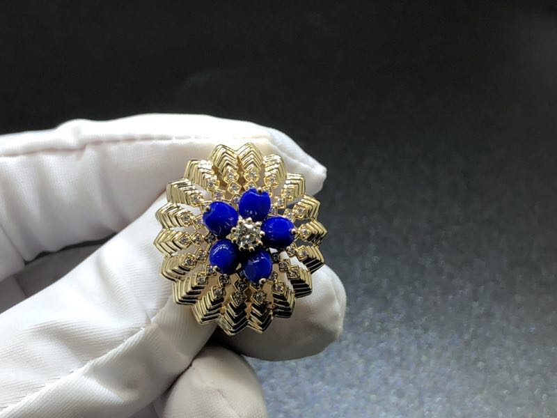 anel Cactus de Cartier ouro amarelo 18K com lapis lazuli definido com 55 diamantes de corte brilhante N4747100