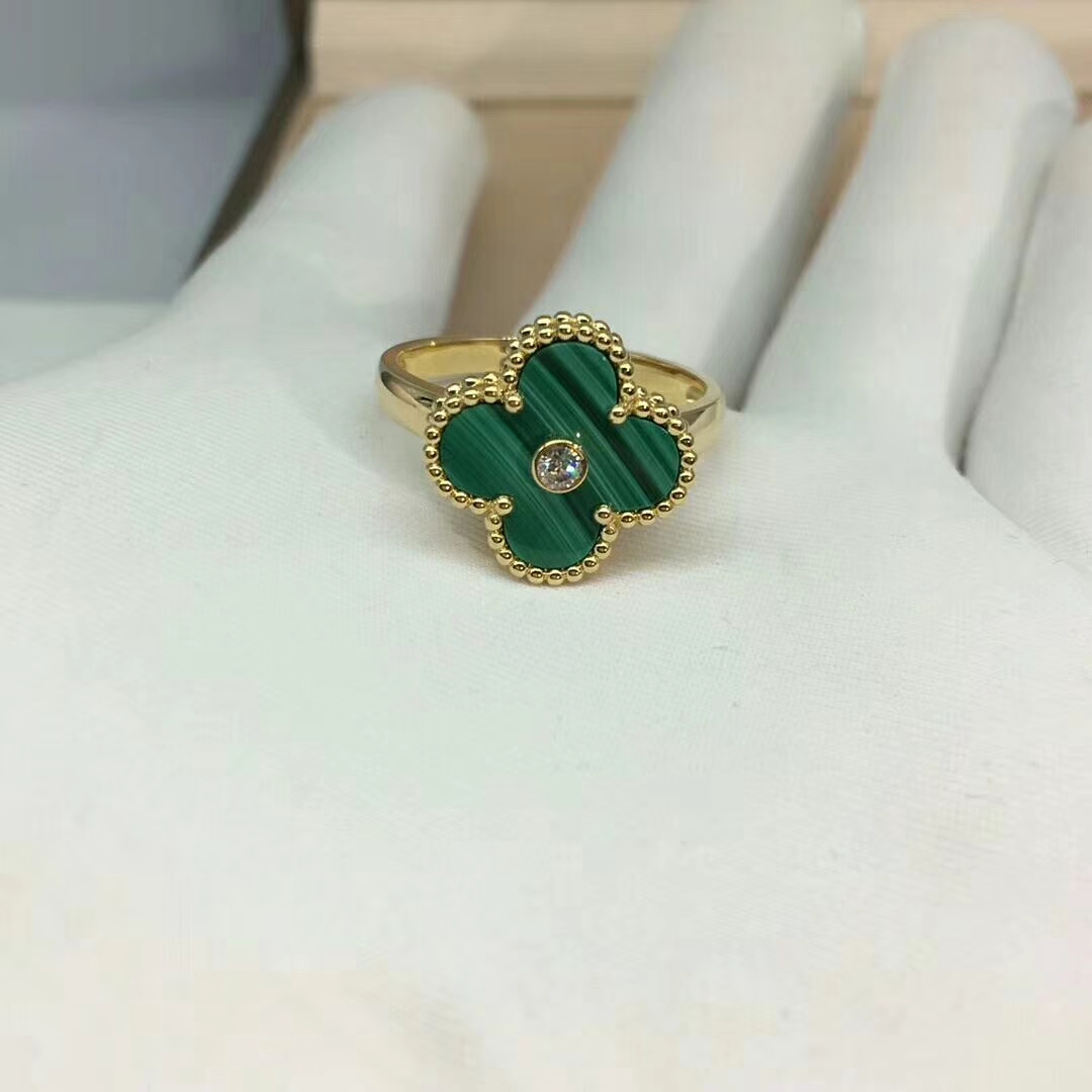 18K Oro Giallo Van Cleef & Arpels Vintage Alhambra Malachite Diamond Ring VCARO3QM00