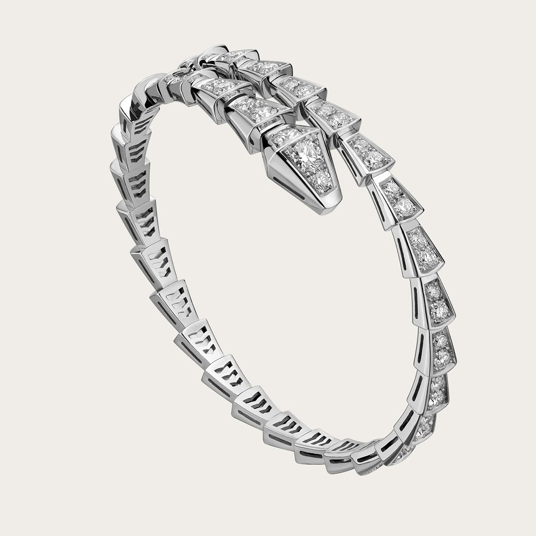 Bvlgari Serpenti una sola bobina de pulsera delgada de oro blanco de 18 quilates con diamantes pavé completos