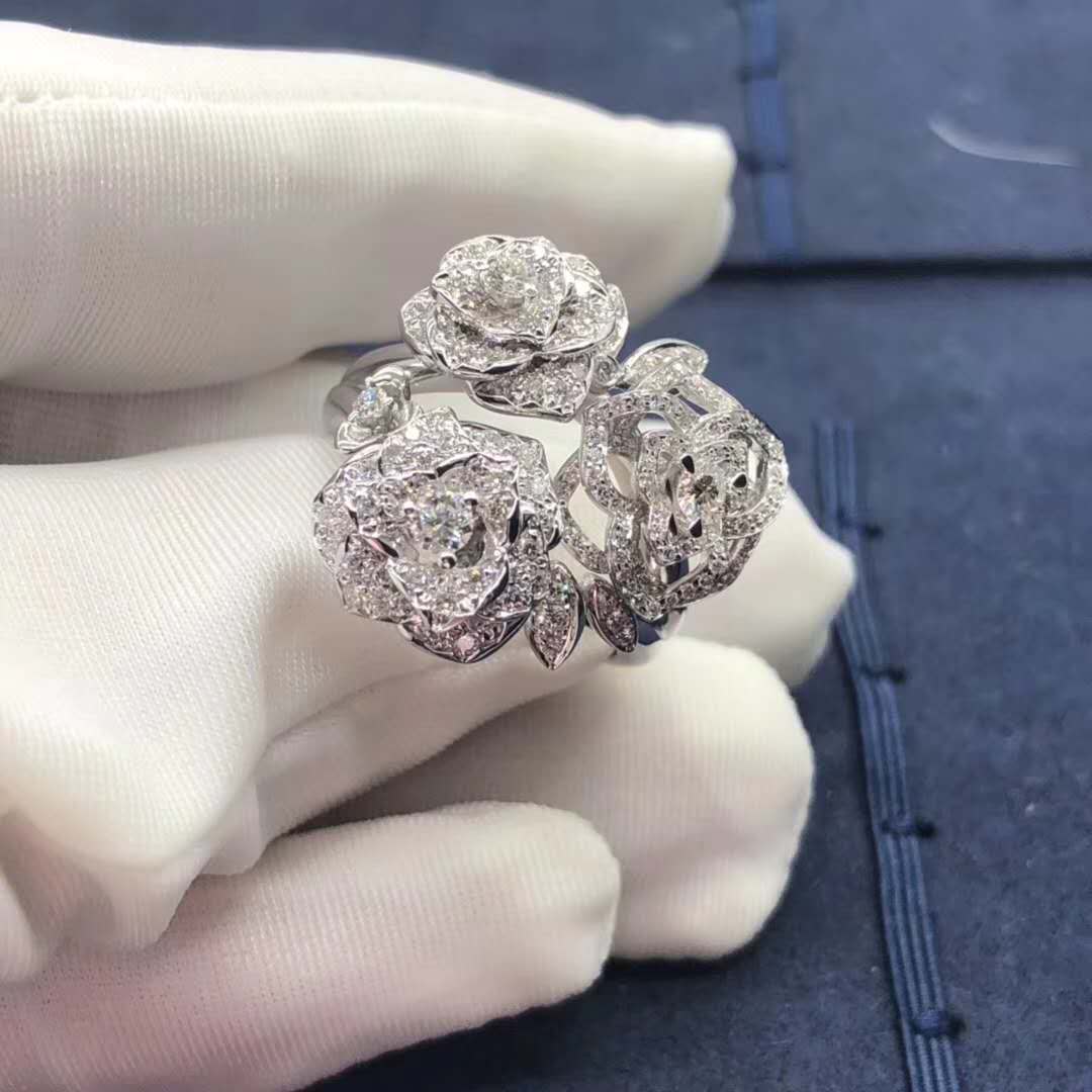 anillo Piaget Rose en oro de 18 quilates Blanco conjunto con la 182 diamantes talla brillante G34UT900