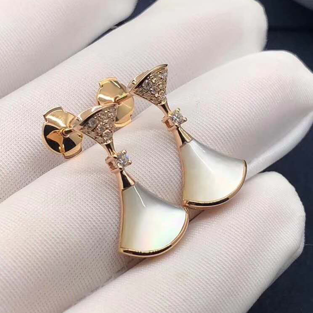 Authentique Bvlgari Divas rêve Boucles d'oreilles en or rose 18 carats avec nacre blanche et diamant