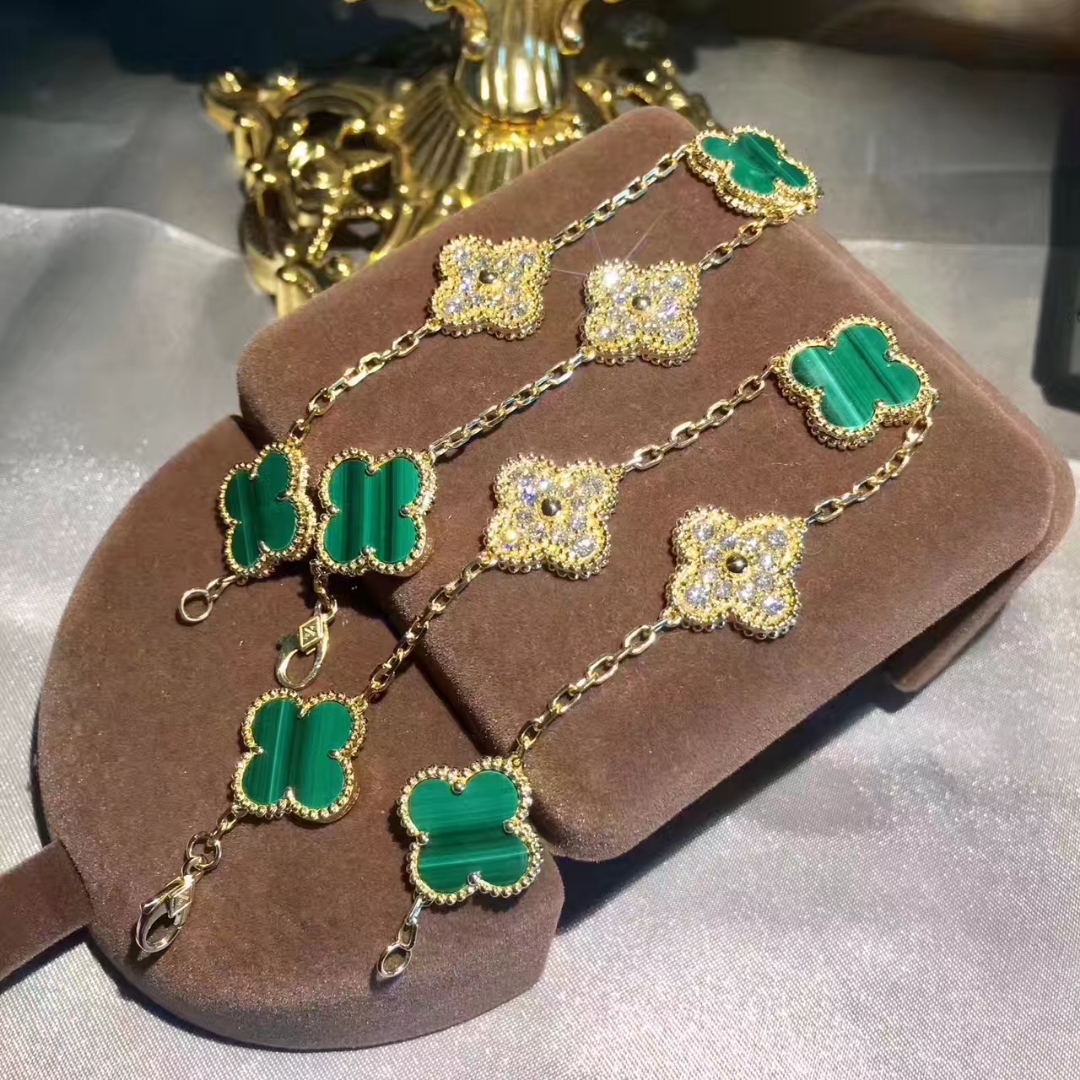 18K Gold Van Cleef & Arpels Vintage Alhambra Bracelet Diamond and Malachite 5 Motifs