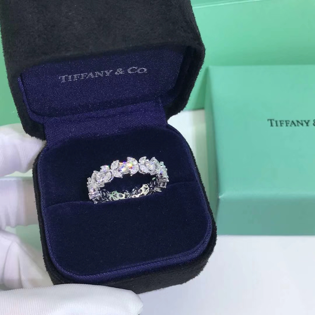 Tiffany Victoria Platinum e Diamond alternada Anel