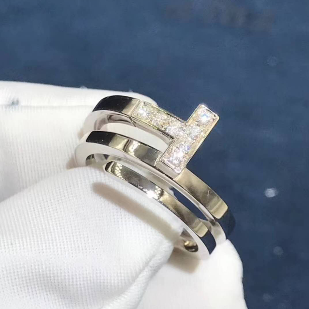 18k oro blanco de Tiffany & Co. Anillo de diamante cuadrado con Wrap