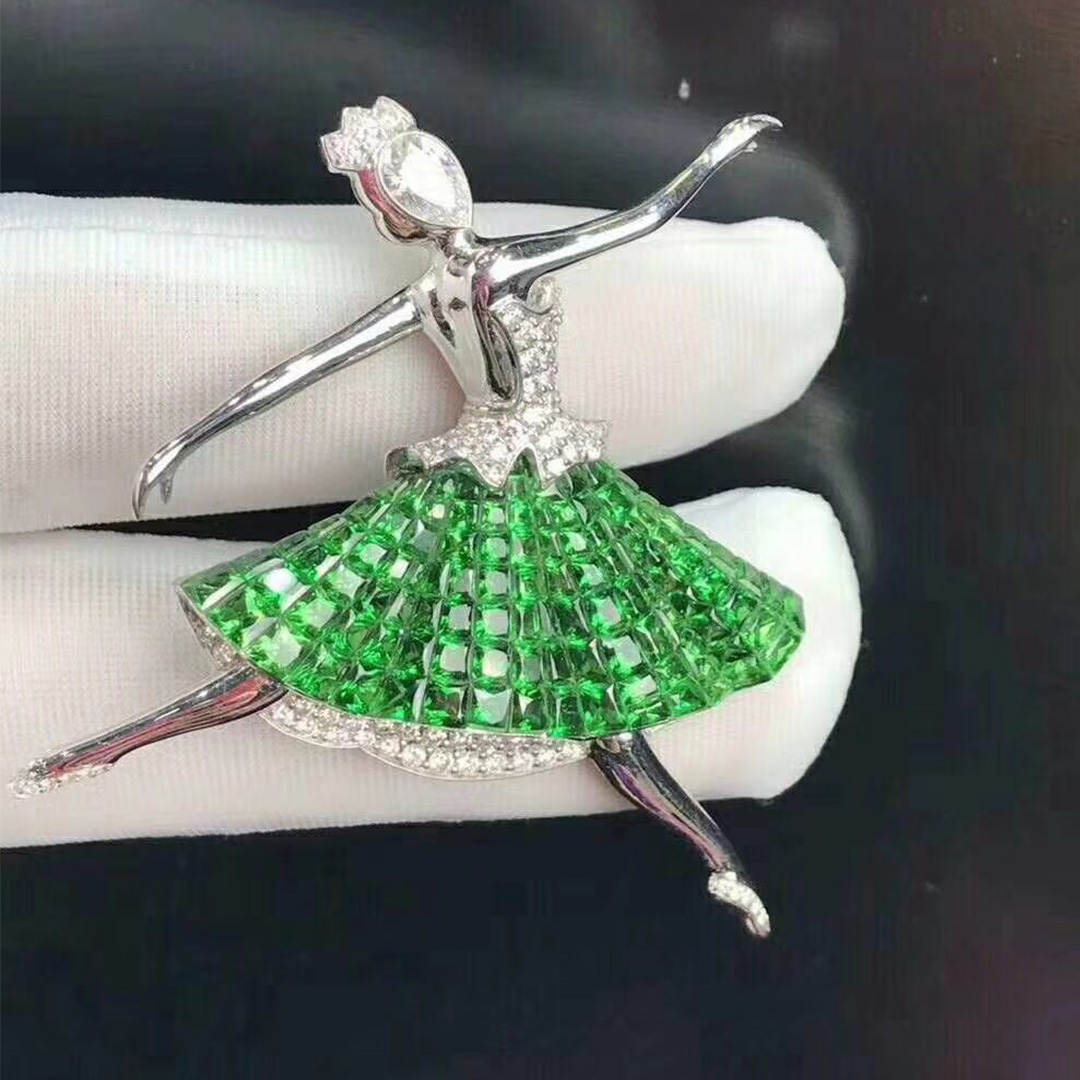 18K White Gold Van Cleef & Arpels Mystery-Set Emeralds and Diamond ‘Ballerina’ Brooch