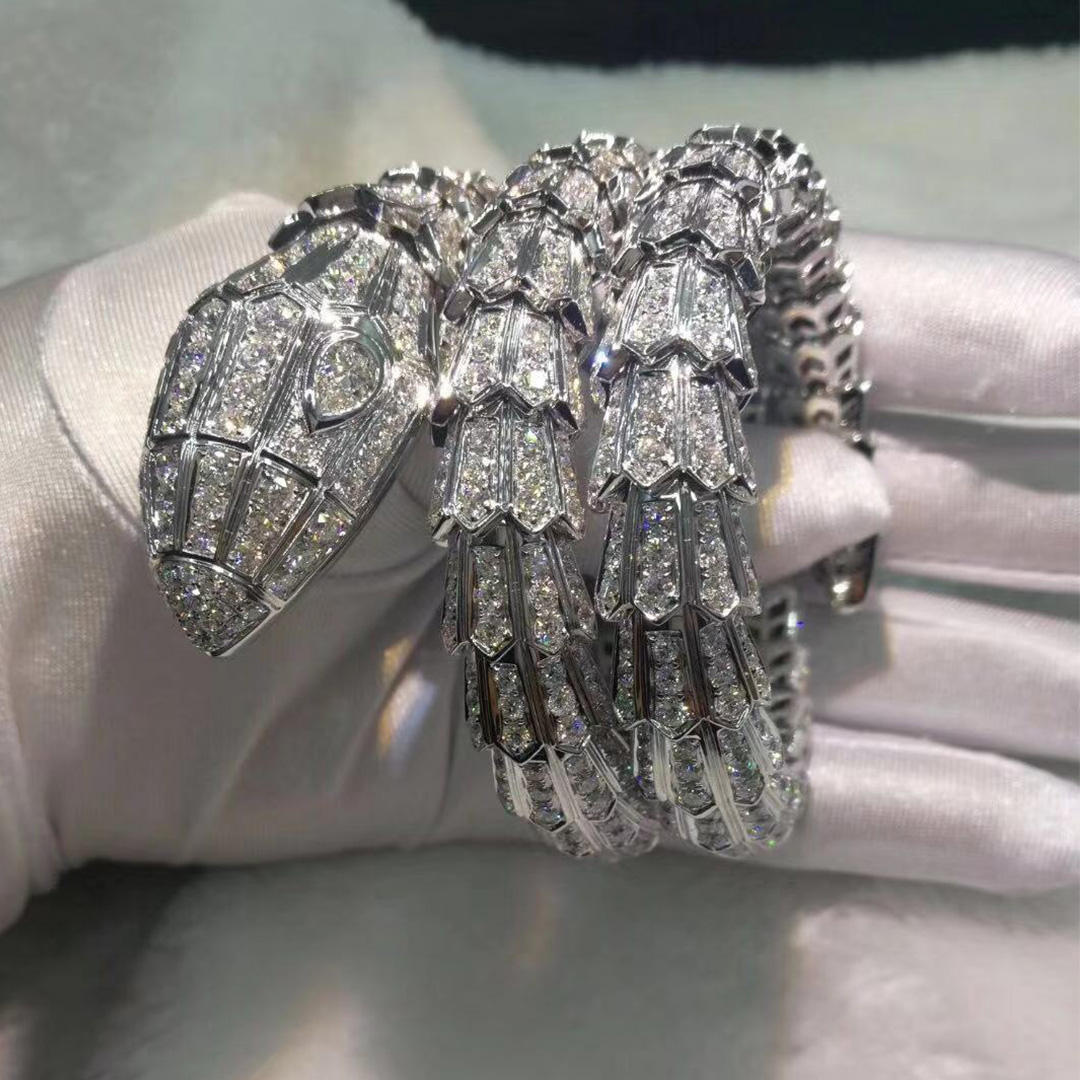 Hecho a la medida Bulgari alta joyería 18k de oro blanco Pave pulsera Serpenti diamante