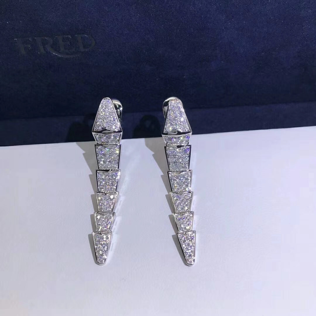 Boucles d'oreilles Inspired en or Serpenti Bvlgari blanc 18 carats serti de diamants Pave plein
